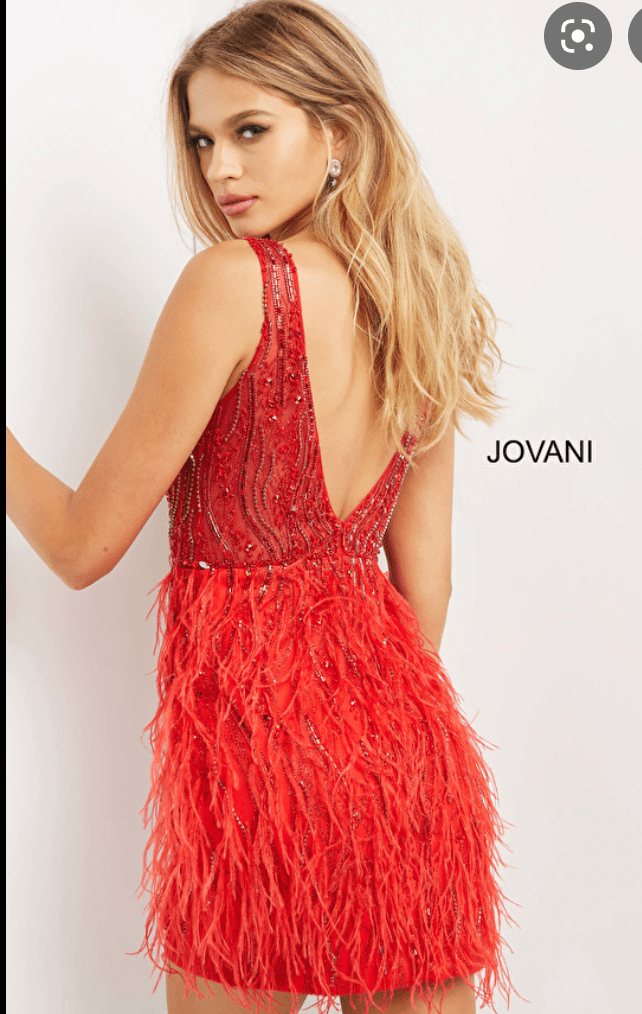 5 quick tips on how to style a feather dress - Jovani Blog