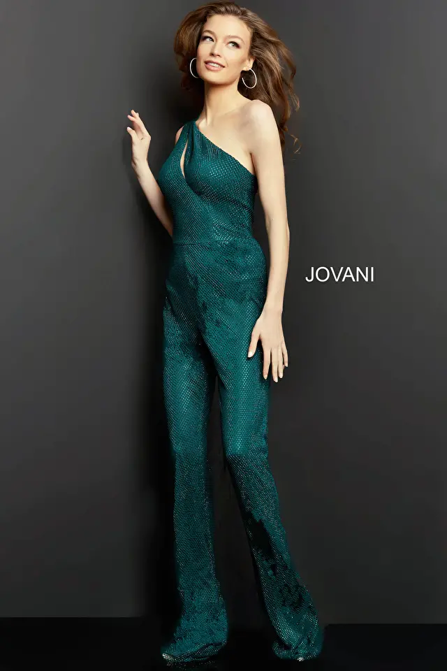 Model wearing Jovani style 09018 dress