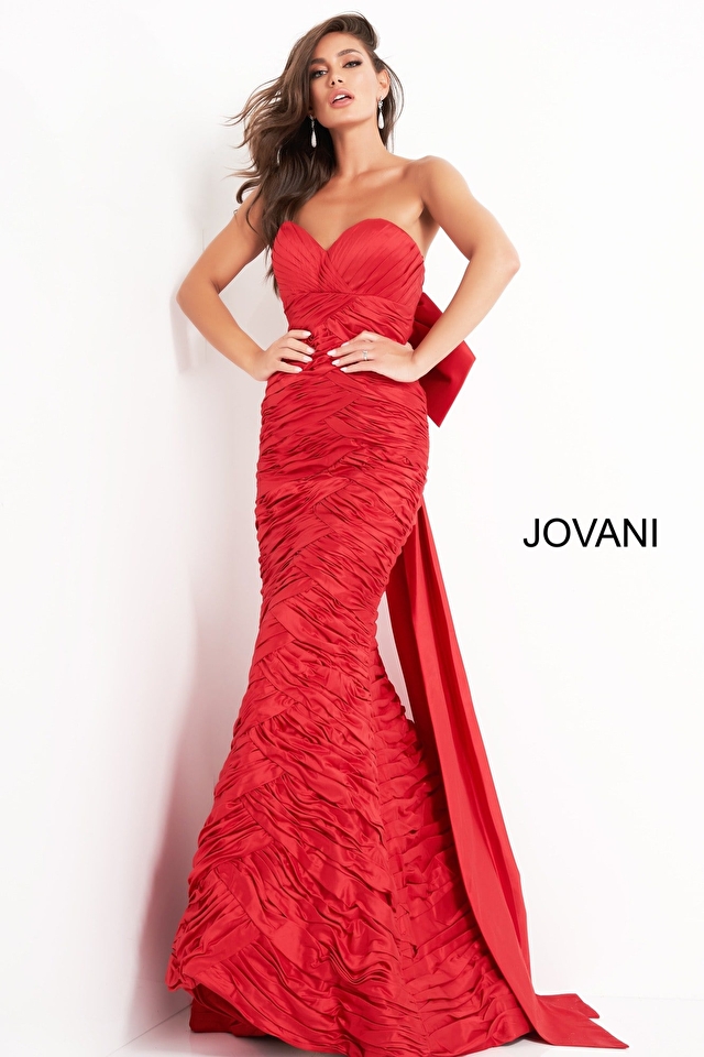 Model wearing Jovani style 02035 dress
