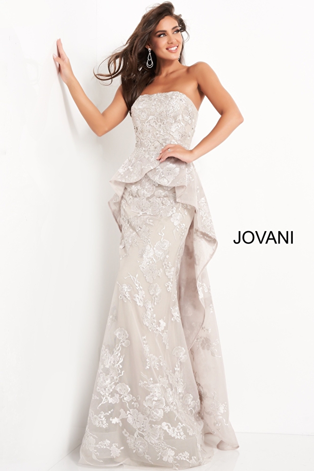 Model wearing Jovani style 02966 dress