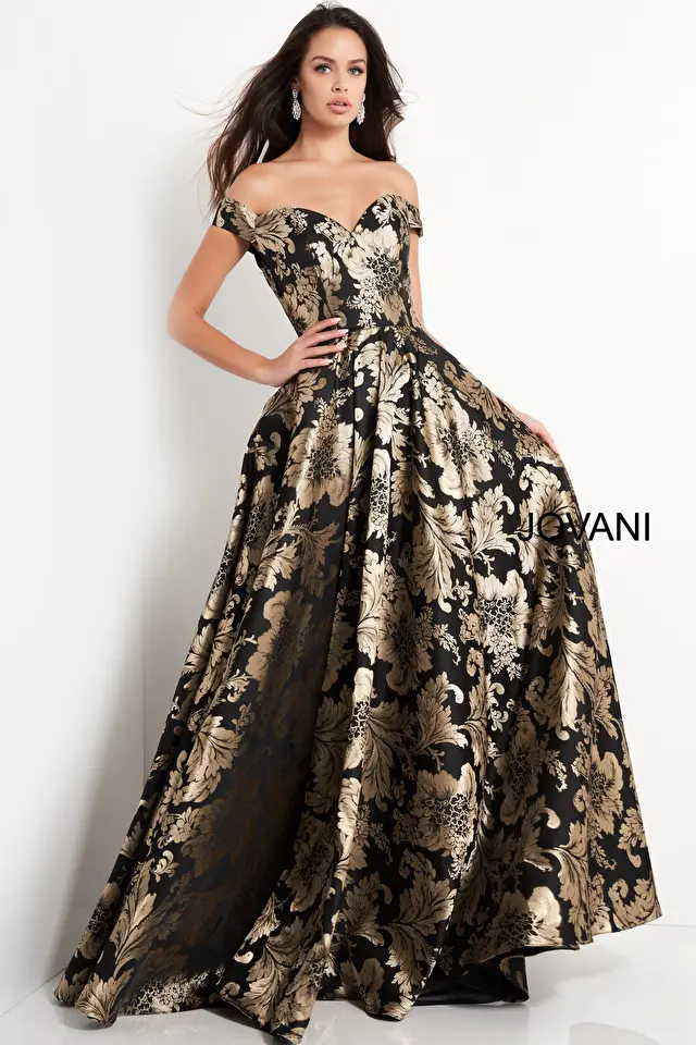 Model wearing Jovani style 03942 dress