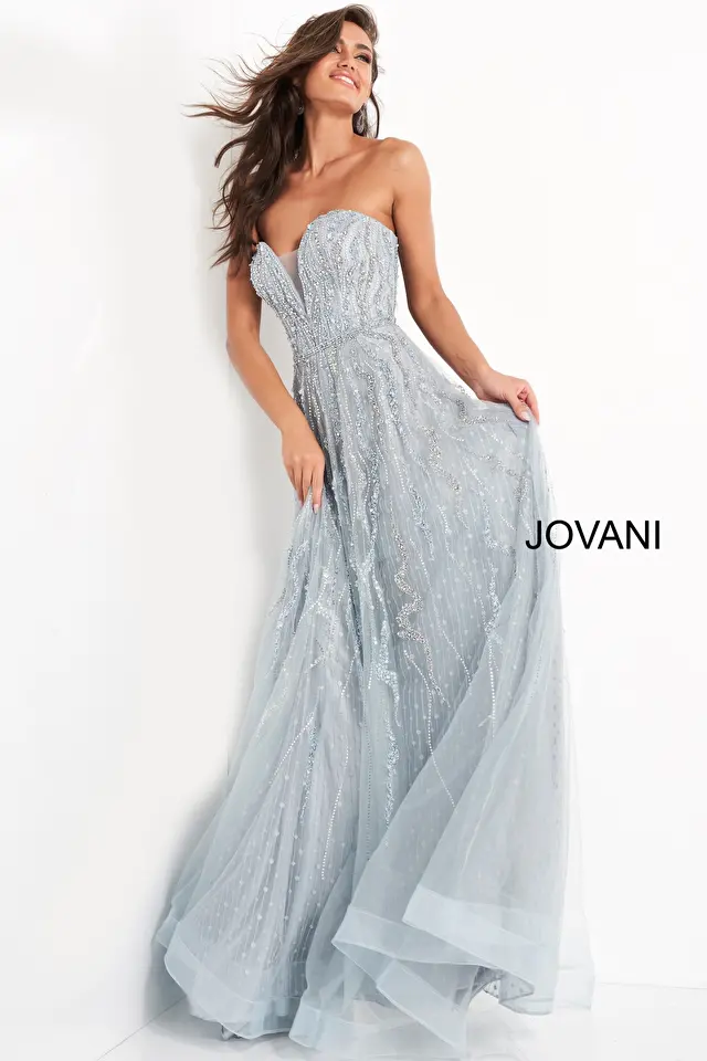 Model wearing Jovani style 04633 dress