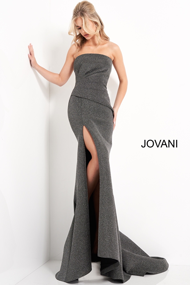 Model wearing Jovani style 05490 dress