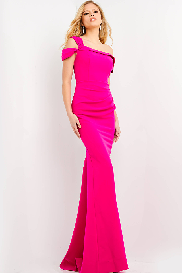 Model wearing Jovani style 06723 dress