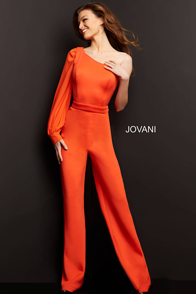 Model wearing Jovani style 07315 dress