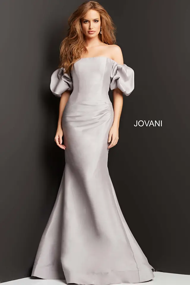 Model wearing Jovani style 08361 dress