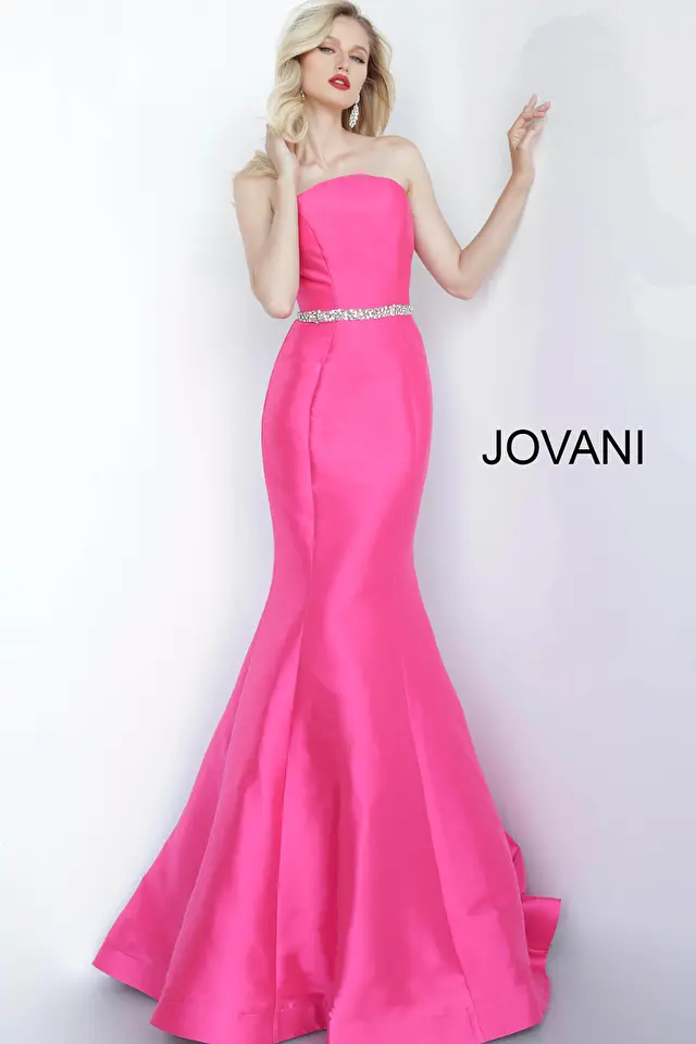 Model wearing Jovani style 67966 dress