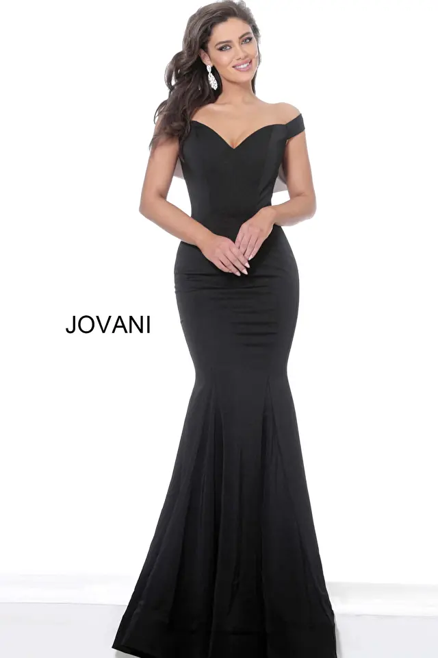 Model wearing Jovani style 3987 dress