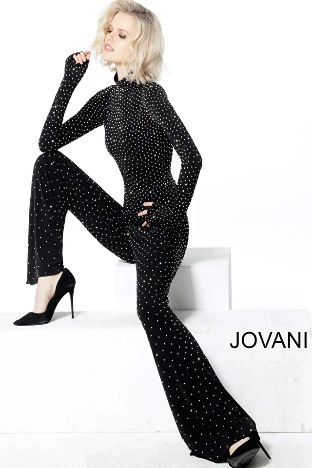 Model wearing Jovani style 3048 dress
