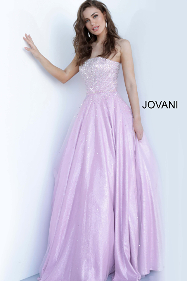 Model wearing Jovani style 00462 dress
