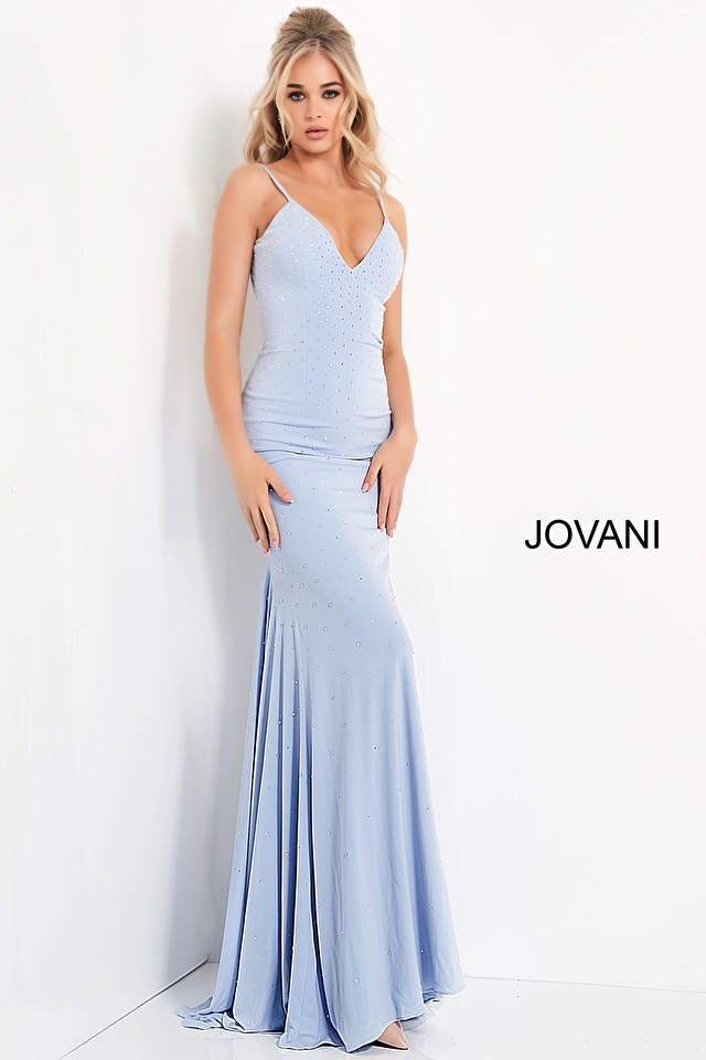 Model wearing Jovani style 00625 dress