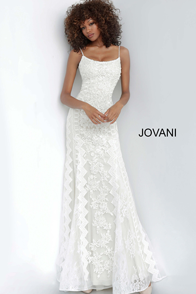 Model wearing Jovani style 00862 dress