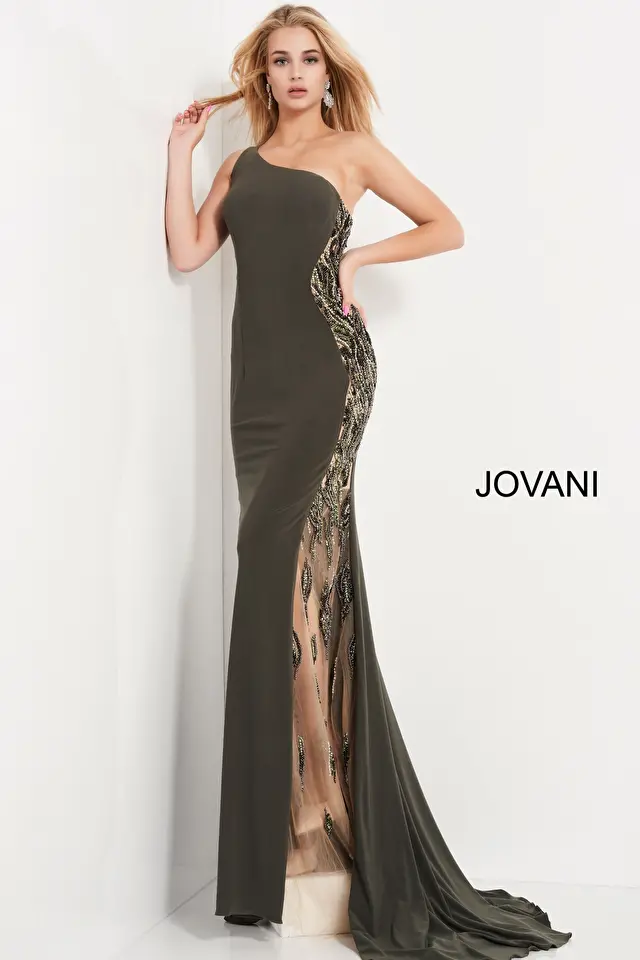 Model wearing Jovani style 02499 dress