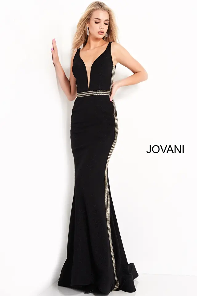 Model wearing Jovani style 04535 dress
