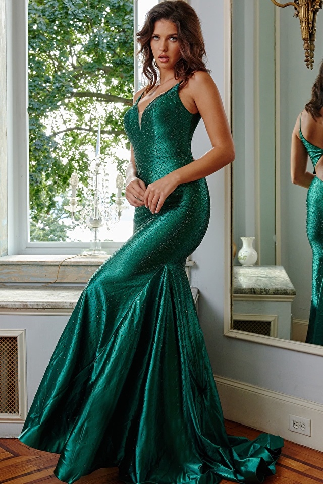 Model wearing Jovani style 08157 green dress