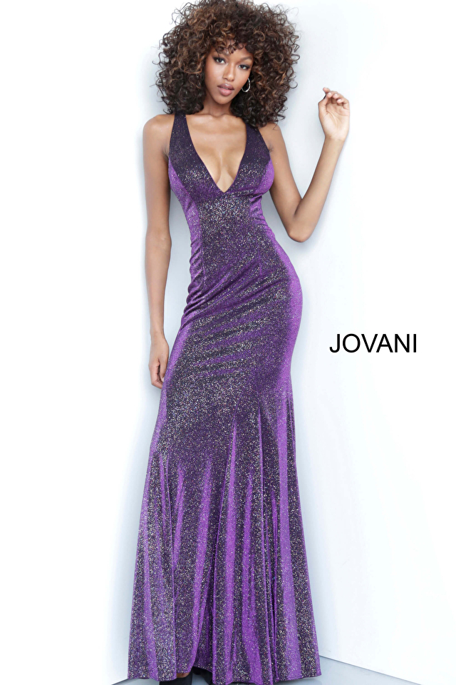 Model wearing Jovani style 1068 dress