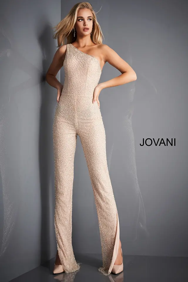 Model wearing Jovani style 3816 dress