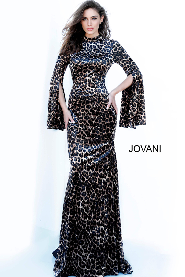 Model wearing Jovani style 3995 dress