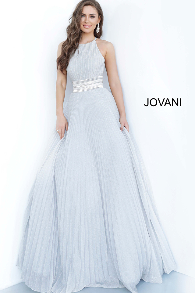 Model wearing Jovani style 4663 dress