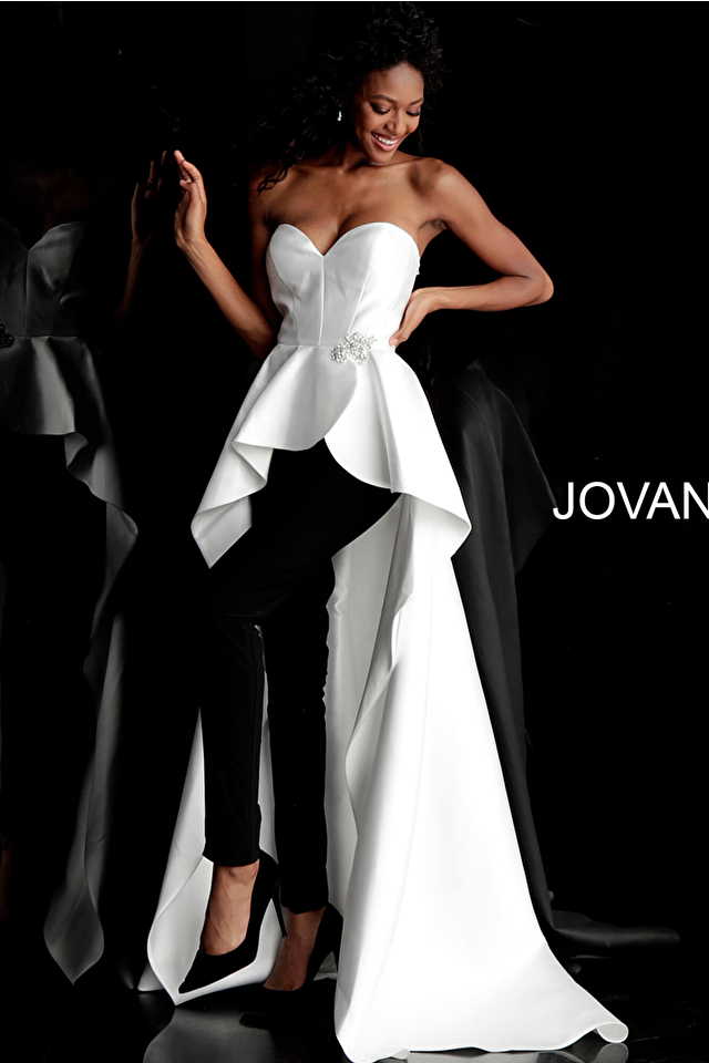 Model wearing Jovani style 66852 dress