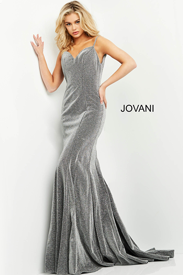 Model wearing Jovani style B68125 dress