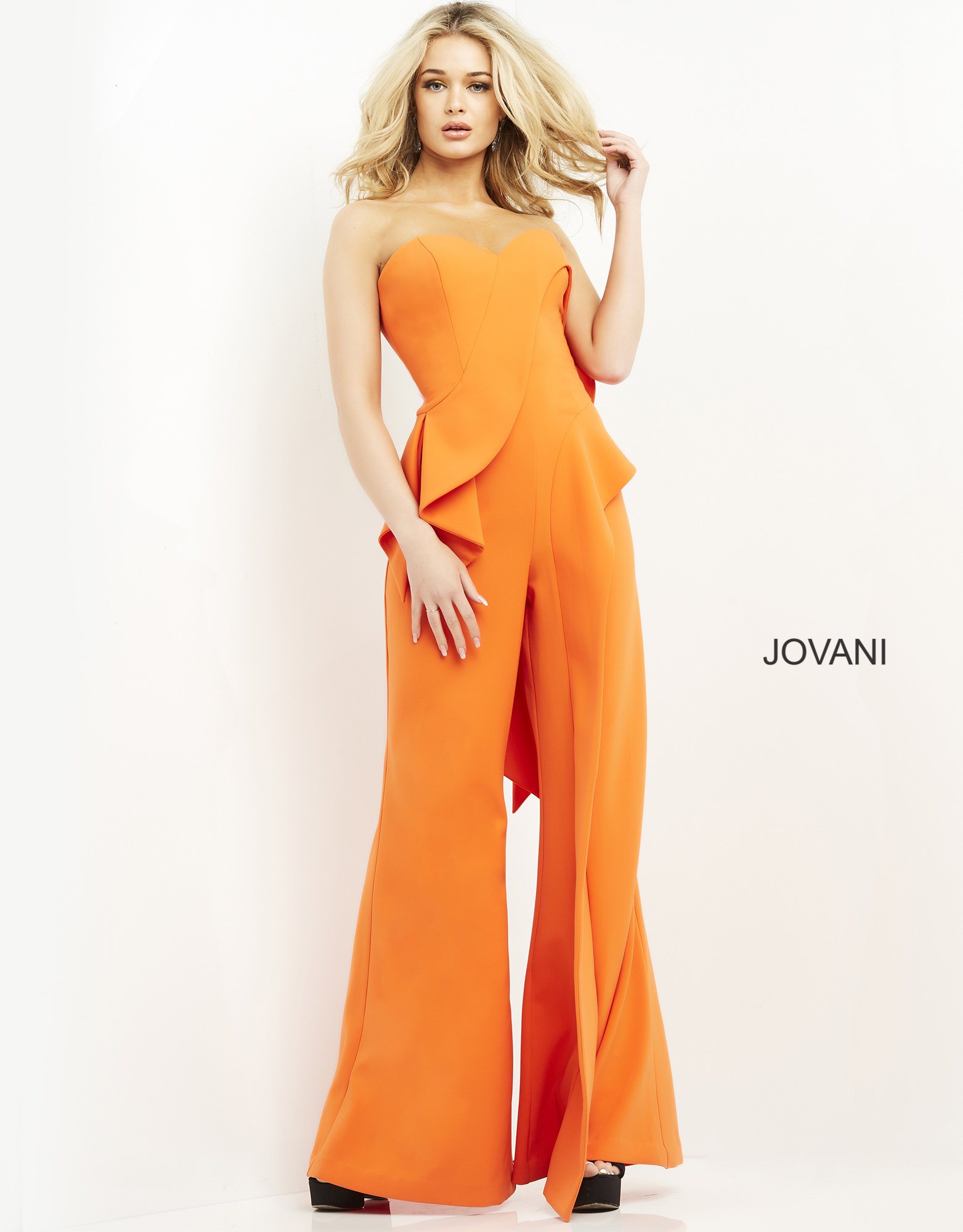 ワンピース Moschino Halter Neck Jumpsuit With Fitted Bodice BOUTIQUE MOSCHINO Gathered crepe flared jumpsuit | THE OUTNET