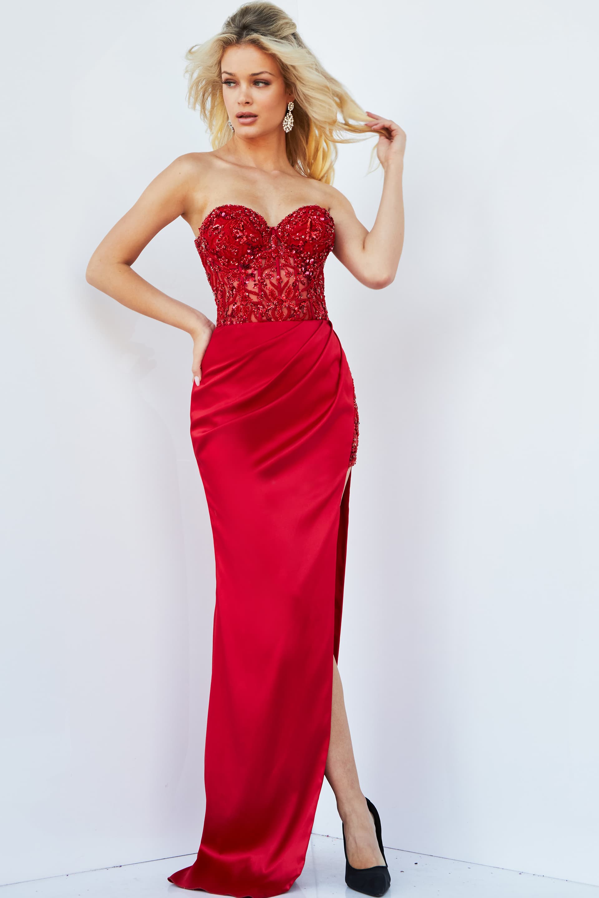 22911-RED-206.jpg model wearing Jovani 22911 red gown with sweetheart neckline