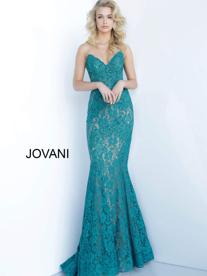 Model wearing Jovani 37334 green lace mermaid gown with sweetheart neckline