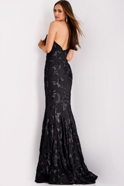 Back view of black fitted gown with V-shaped open back 39267