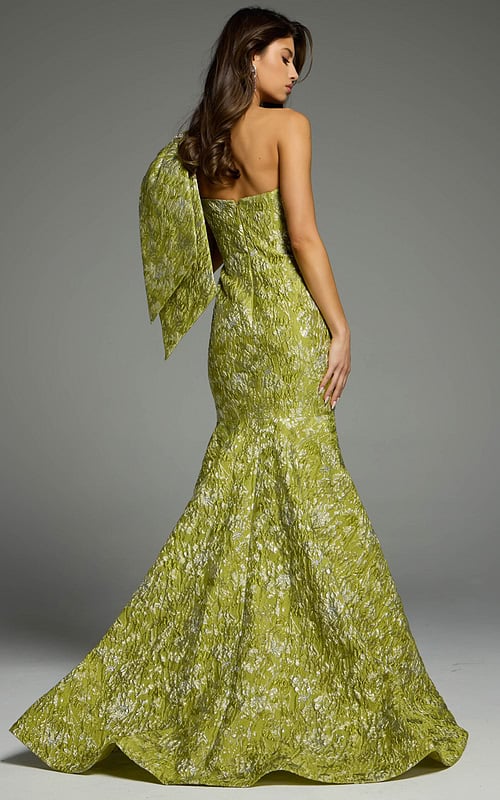 Glamorous One-Shoulder Evening Gown Full-Length Design