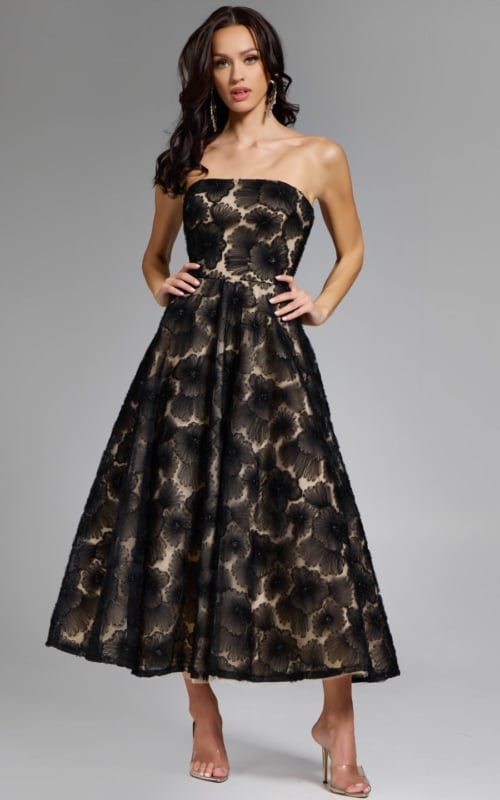 Model wearing Jovani dress 41187.