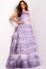Model wearing Jovani dress 43263.