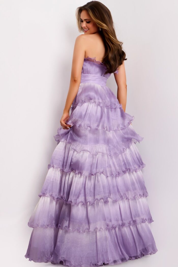 Model wearing Jovani dress 43263.