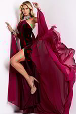 Model wearing Jovani dress 43699.