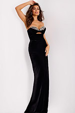 Model wearing Jovani dress 43703.