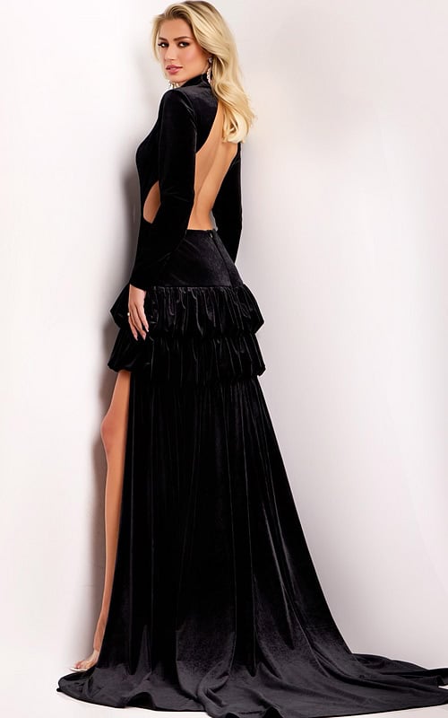 Model wearing Jovani dress 43819.