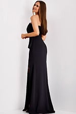 Model wearing Jovani dress 43970.