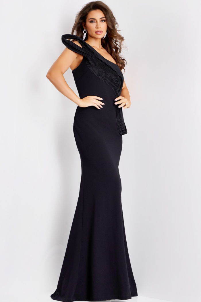 Model wearing Jovani dress 43970.