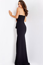 Model wearing Jovani dress 43970.