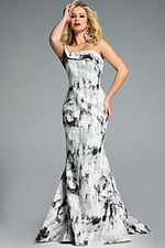 Model wearing Jovani dress 43977.