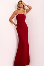 Model wearing Jovani dress 44184.