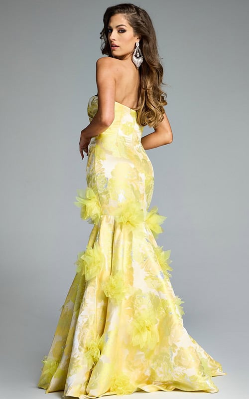Model wearing Jovani dress 44351.