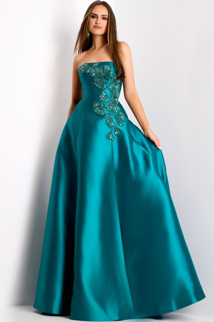Model wearing Jovani dress 44352.
