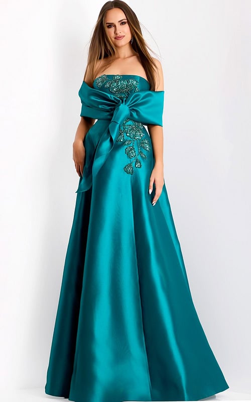 Model wearing Jovani dress 44352.