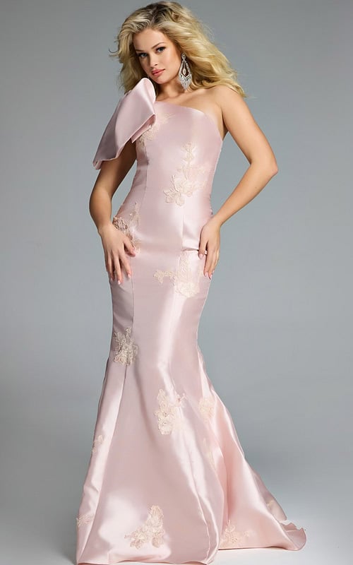 Model wearing Jovani dress 44354.