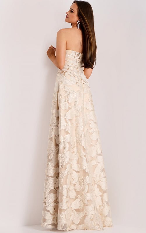 Model wearing Jovani dress 44370.