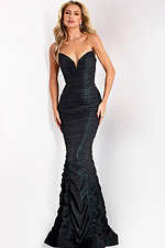 Model wearing Jovani dress 44414.
