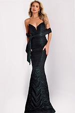 Model wearing Jovani dress 44414.