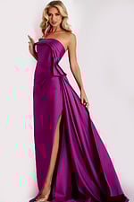 Model wearing Jovani dress 44526.