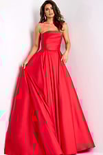 Model wearing Jovani dress 44531.
